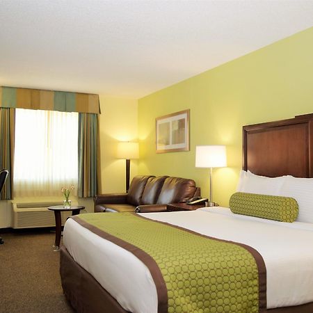 Baymont By Wyndham Pierre Hotel Exterior photo