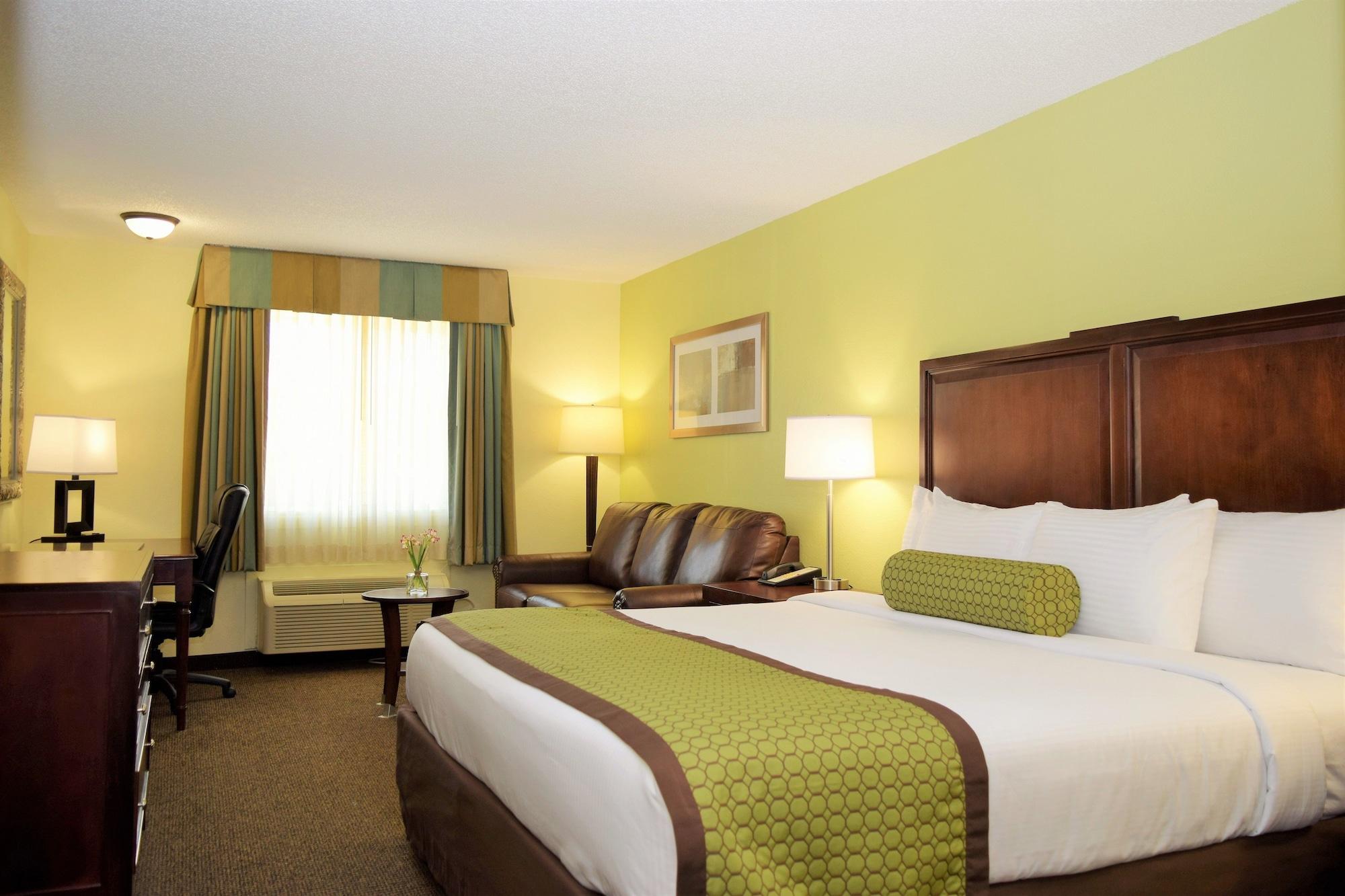 Baymont By Wyndham Pierre Hotel Exterior photo