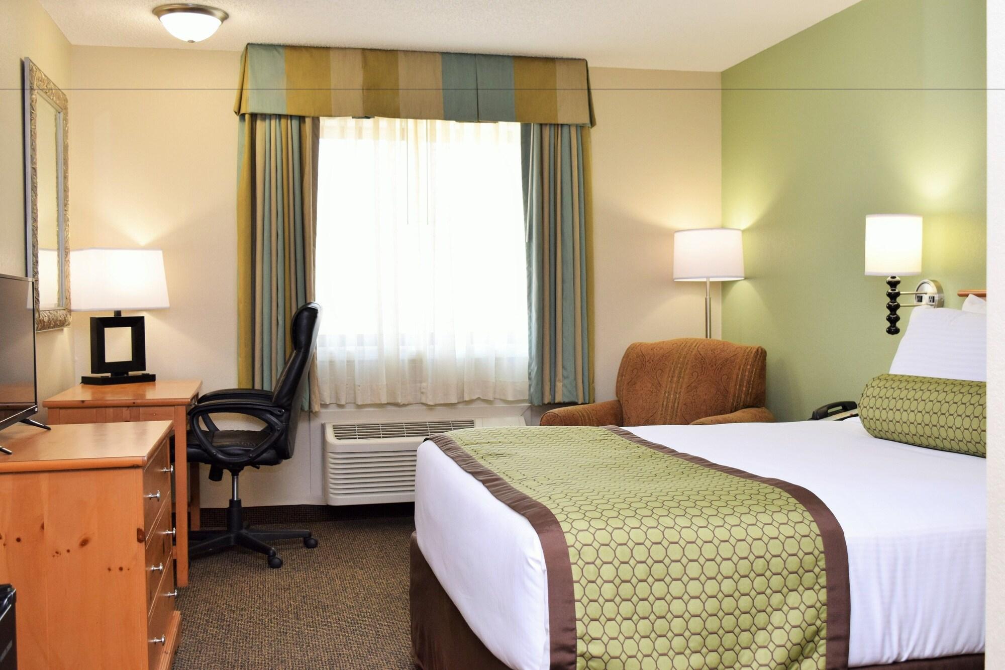 Baymont By Wyndham Pierre Hotel Exterior photo